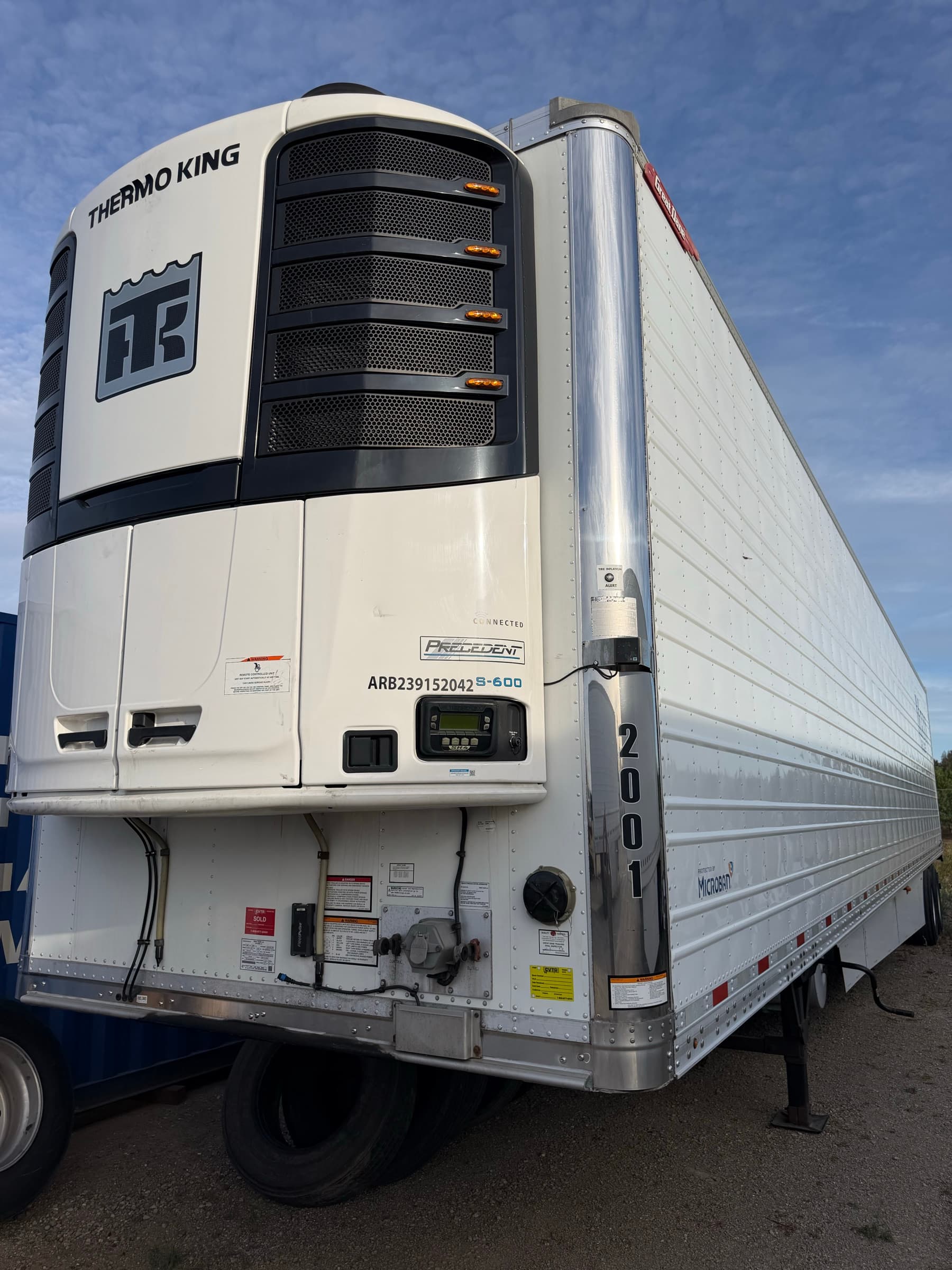 Refrigerated trailer number 2001 with a Thermo King Precedent S-600 unit, parked on the FleetWay yard